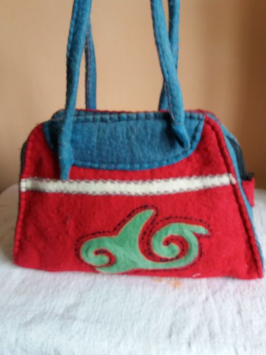 Продаю сумки дамские