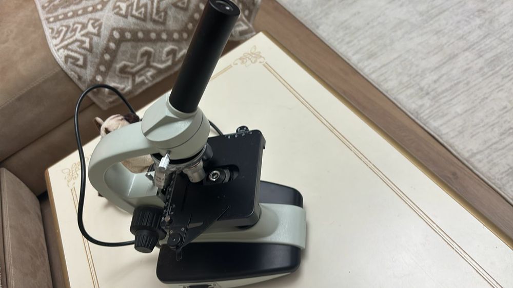 Микроскоп монокулярный