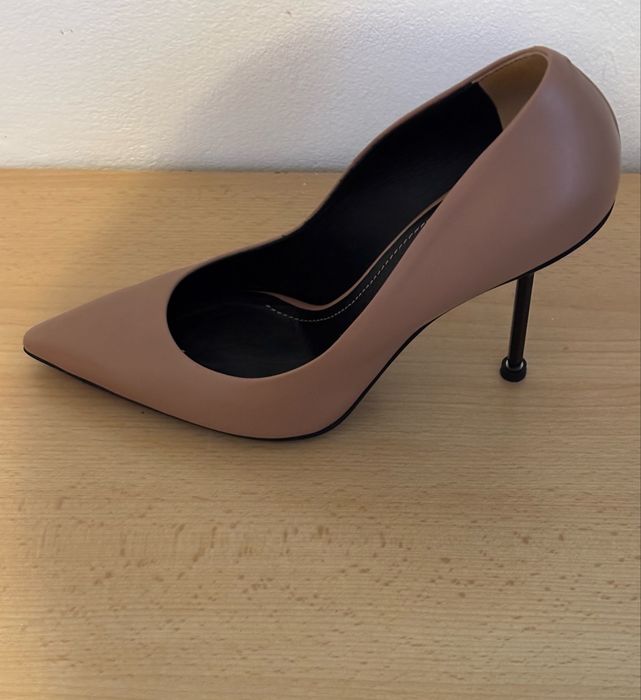 Pantofi din piele