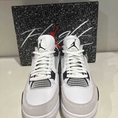 Sneakers Jordan4 Military Black cu eticheta (nu Nike, Gucci, Adidas, Balenciaga)