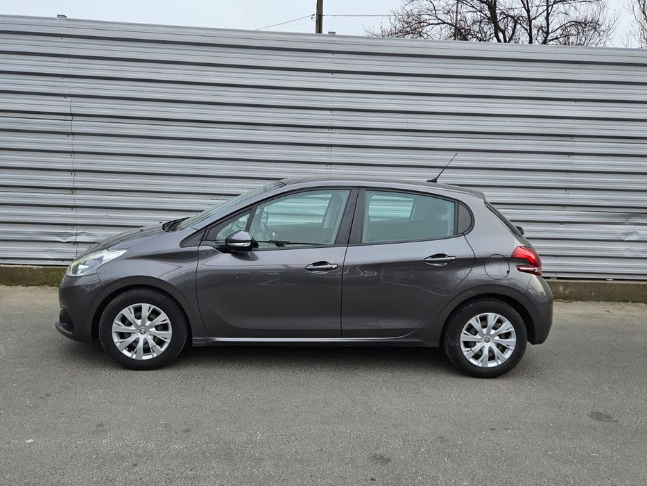 Peugeot 208/ 1.2i / 08.2019/