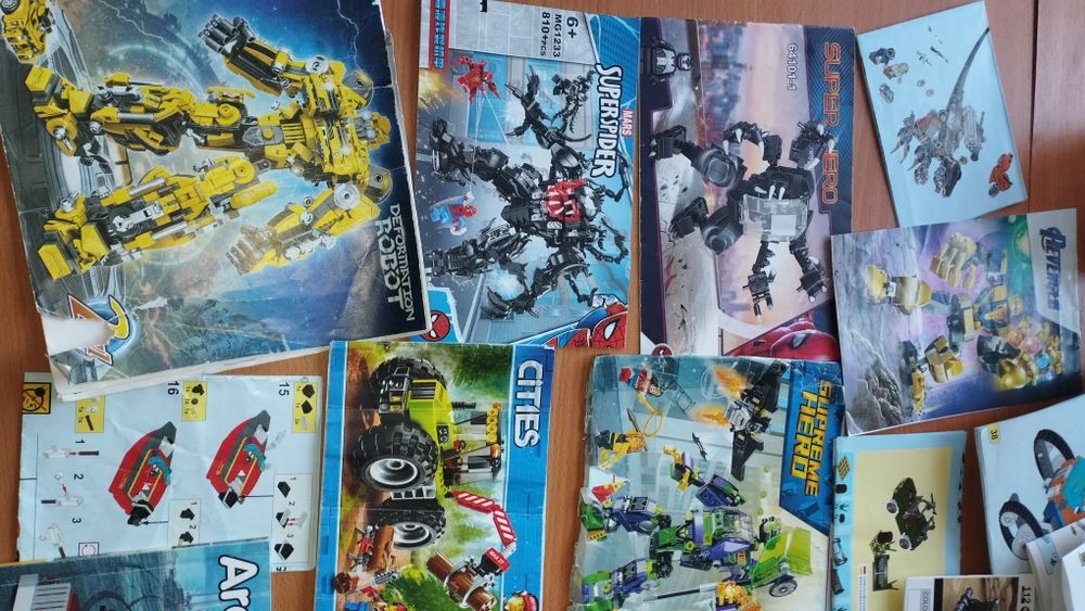 Конструктор Лего, весом 5,5 кг.