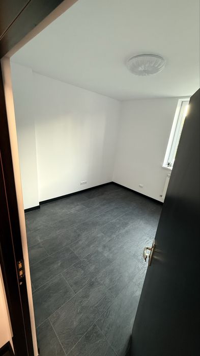 inchiriez apartament 2 camere decomandat OM renovat - totul nou