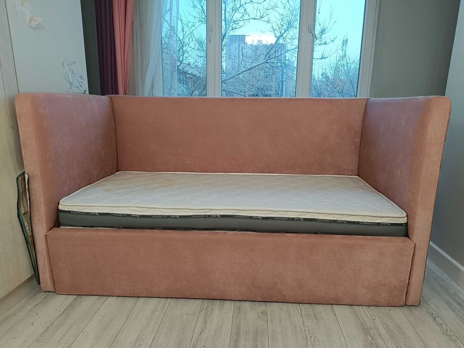 Детская кровать-диван. Ортопедический матрас.