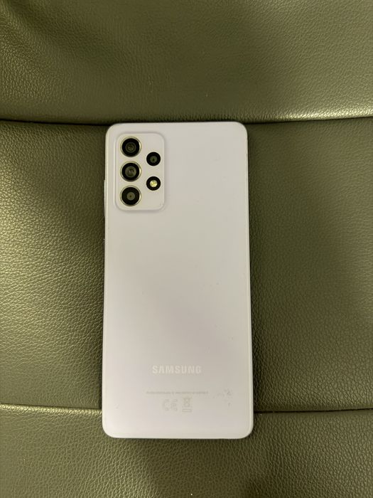 Продавам Samsung galaxy A52