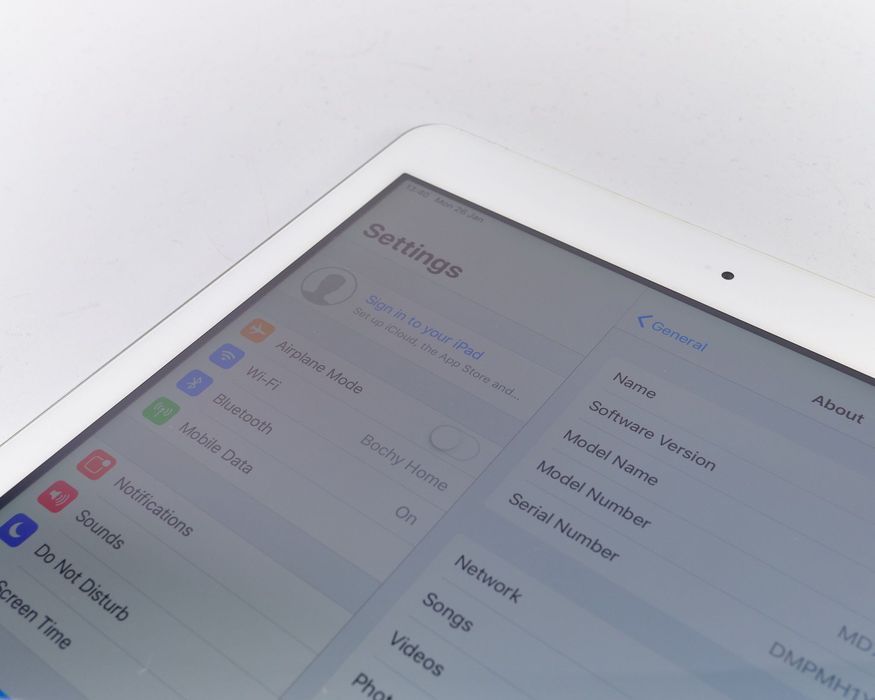 iPad Air 2 9.7” – 64GB / Wi-Fi + Cellular / Silver много запазен