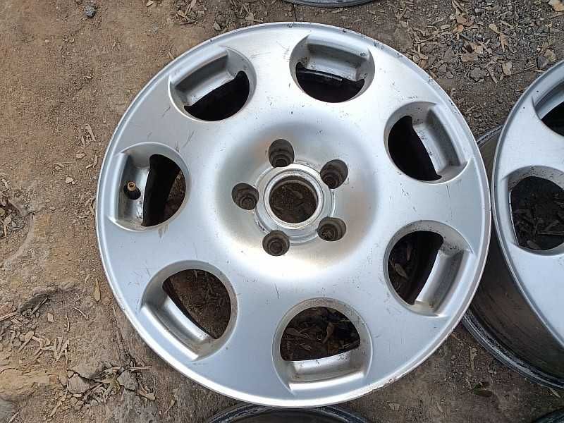 Продам оригинальные легкосплавные диски на Audi.