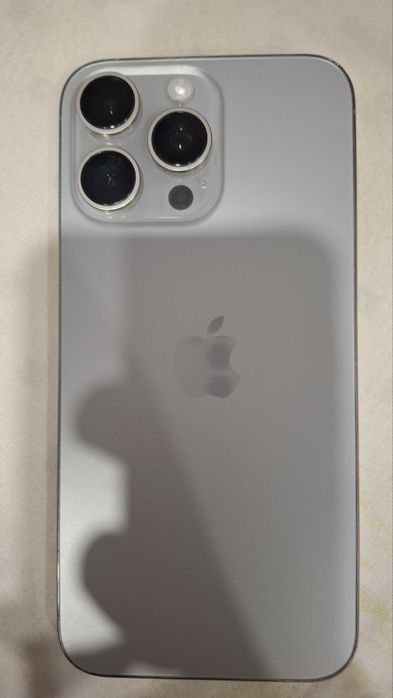 Iphone 15 pro max,silver