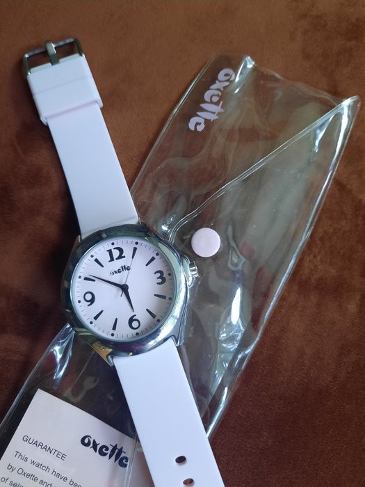 Часовник oxette нов, силиконова верижка