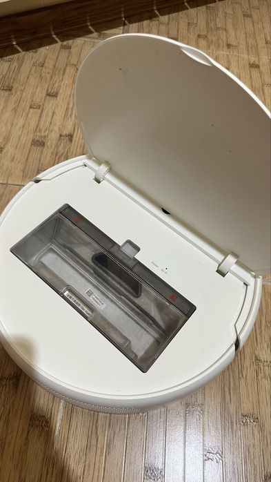 Продам моющий робот пылесос Xiaomi Mi Robot