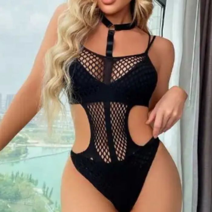 Елегантно мрежесто боди с чокър – Изкушение, което подчертава всяка из