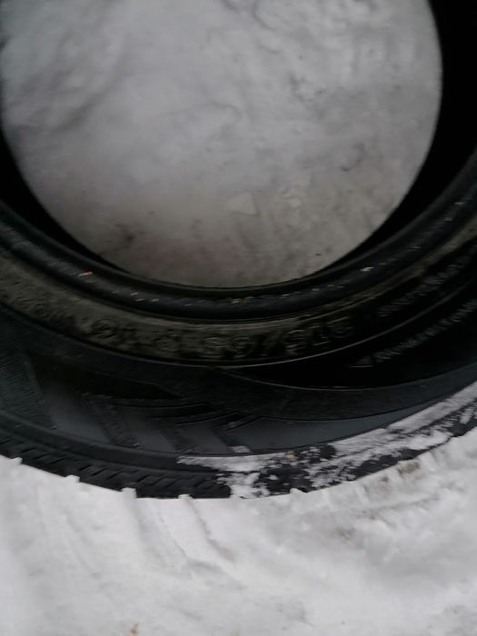Продам зимнюю резину.