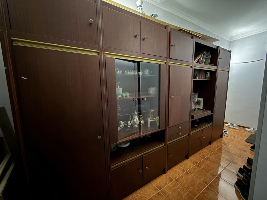 Срочно!!! продается чешская стенка из красного дерева и шкаф