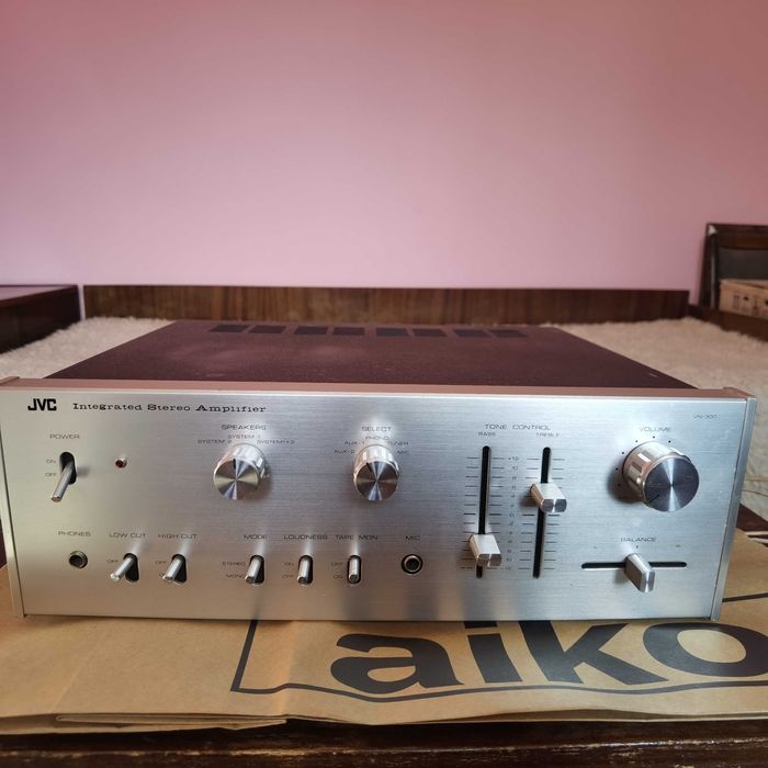 Усилвател JVC model VN-300