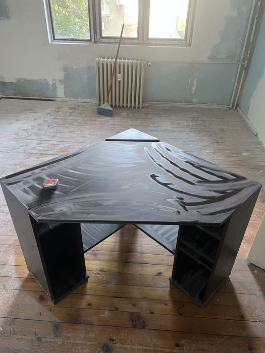 Бюро Икеа ъглово