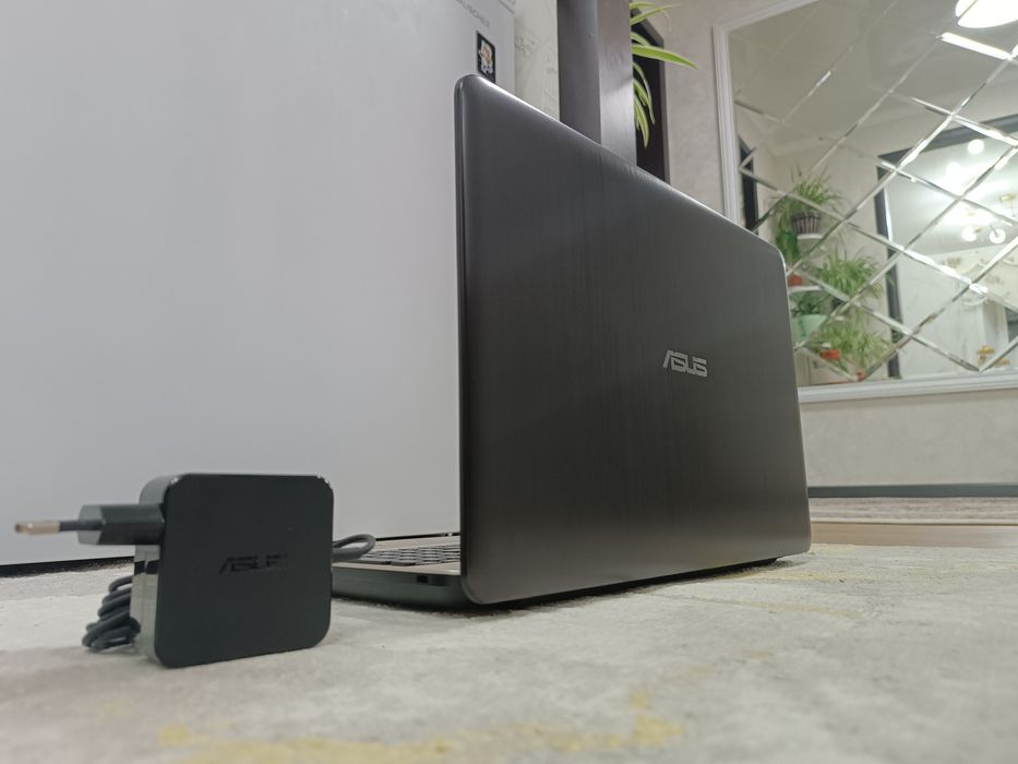 НОУТБУК Asus, Дёшево Windows 10.