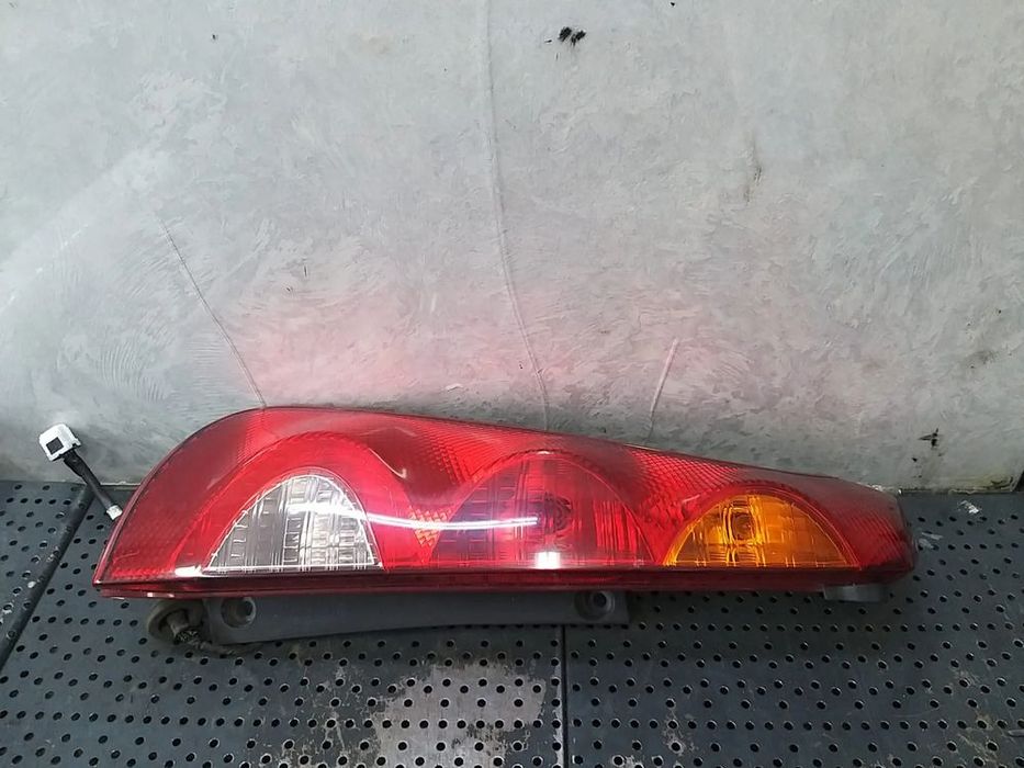 Stop tripla lampa stanga nissan note e11