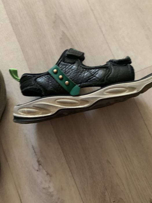 Продам сандали на мальчика