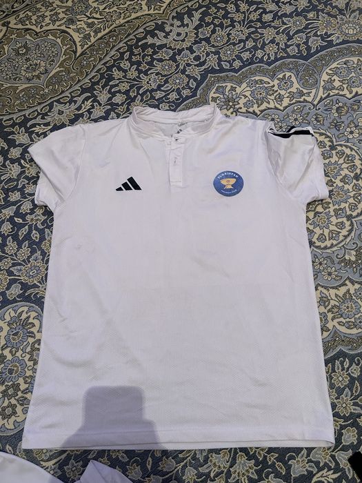 Футболный одежда