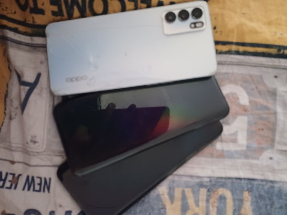 Telefoane pentru piese