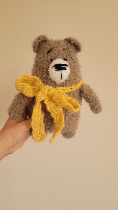 Мече на една кука