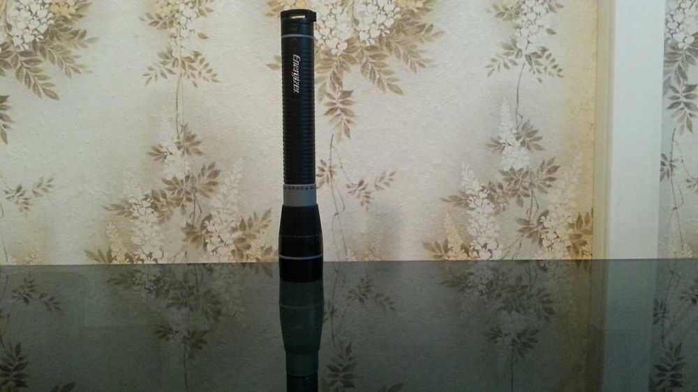 Фонарь  - фирменный фонарик Energizer