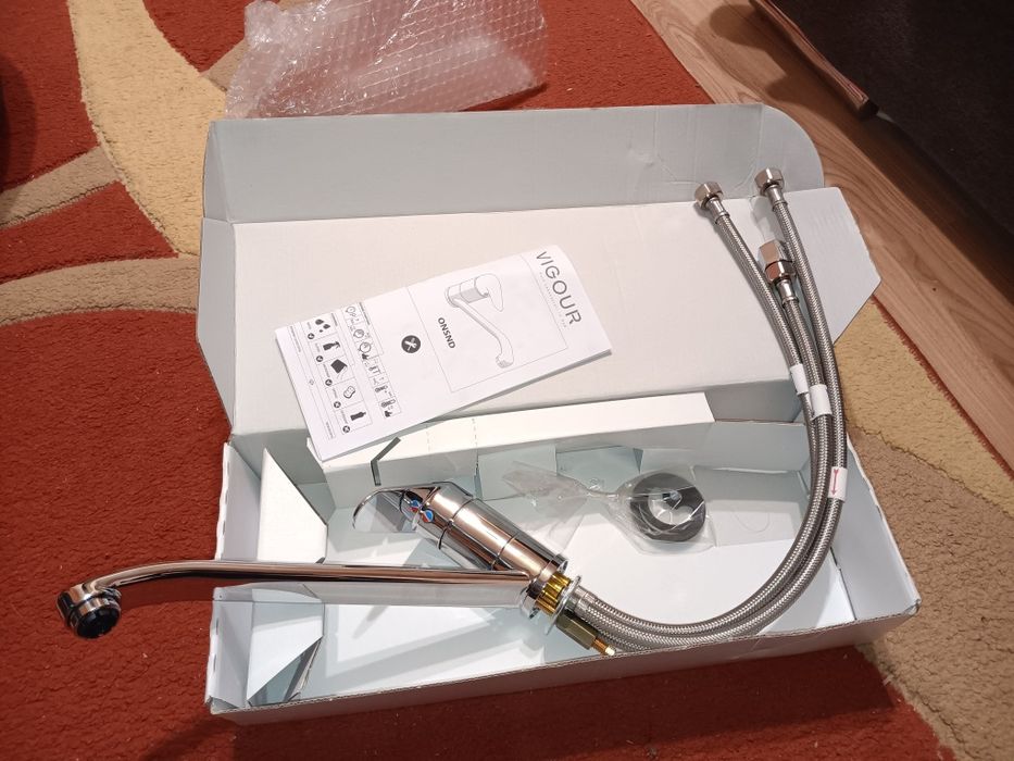 Vând baterie bucatarie nouă  cu 3 căi