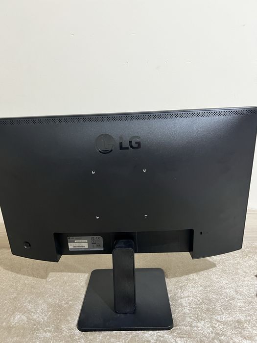 Монитор LG 100hz