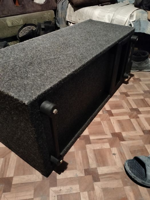 Продам сабвуфер и короб