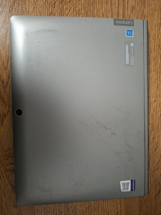 Mini leptop si tableta