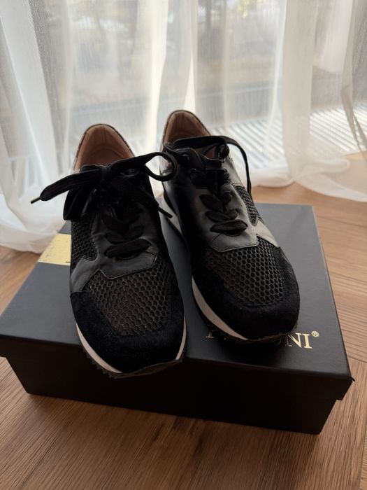 Женские кроссовки Basconi