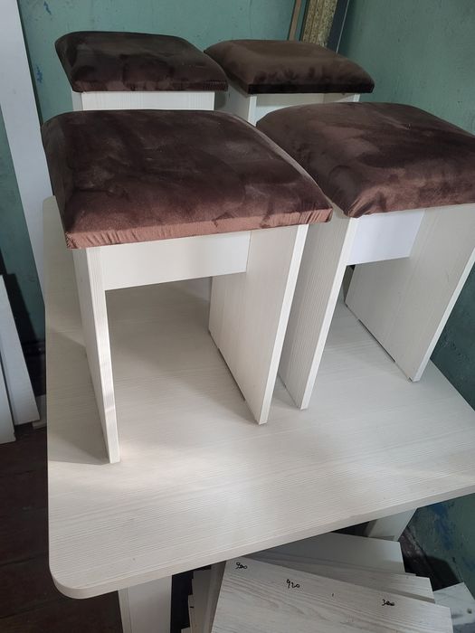 Кухонный стол 4 стулья