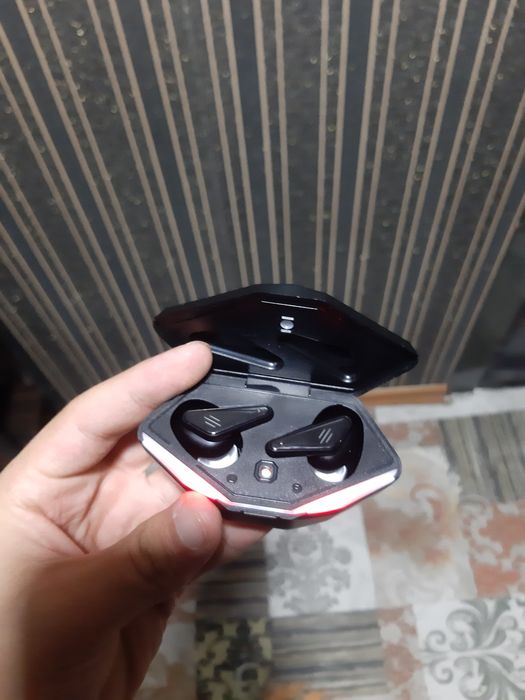 Naushnik sotiladi‼