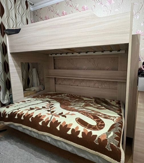 Двухъярусная кровать