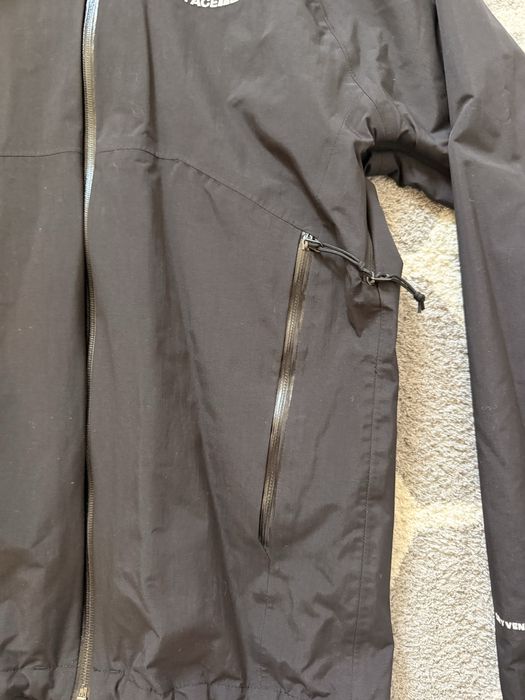 The North Face Windbraker яке