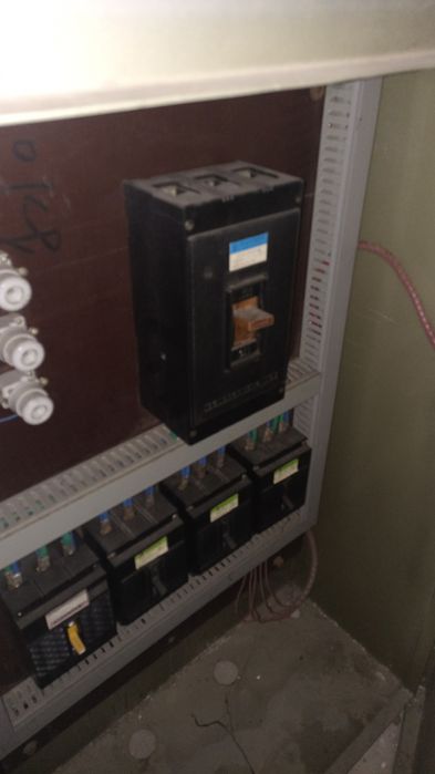 Продам щит 3 фазка