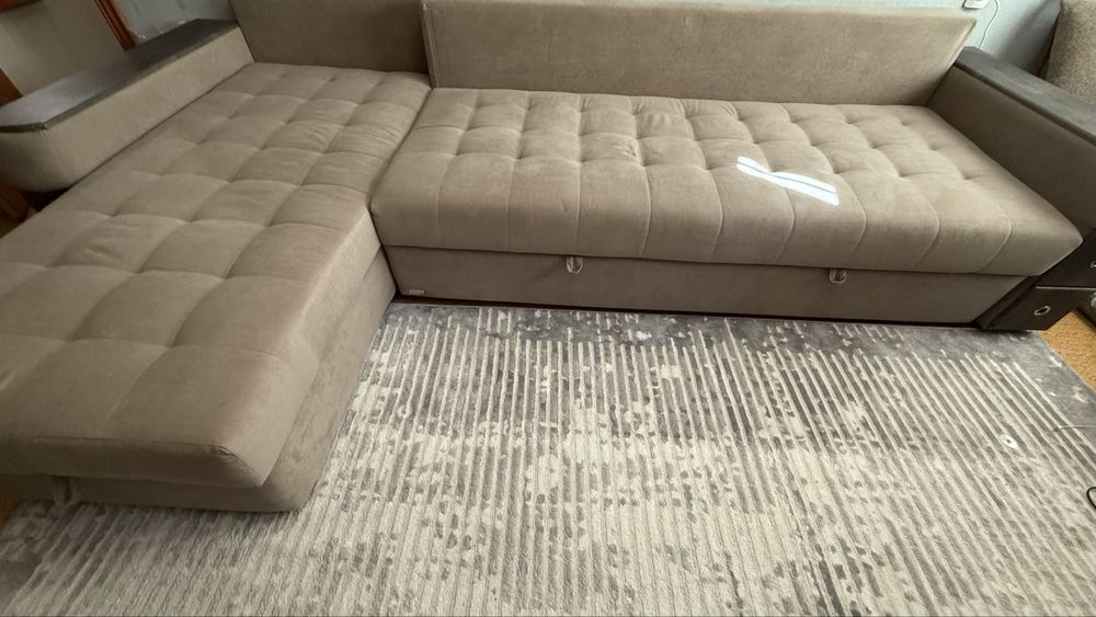 Диван угловой ( мягкая мебель)