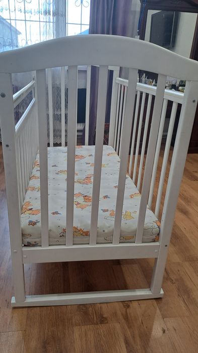 СРОЧНО ПРОДАМ!Кровать детская с матрасом.