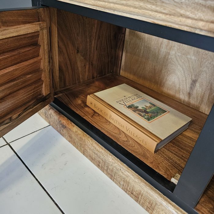 TV шкаф,антре,коридор и закачалка от 100% масивно мангово дърво
Закача