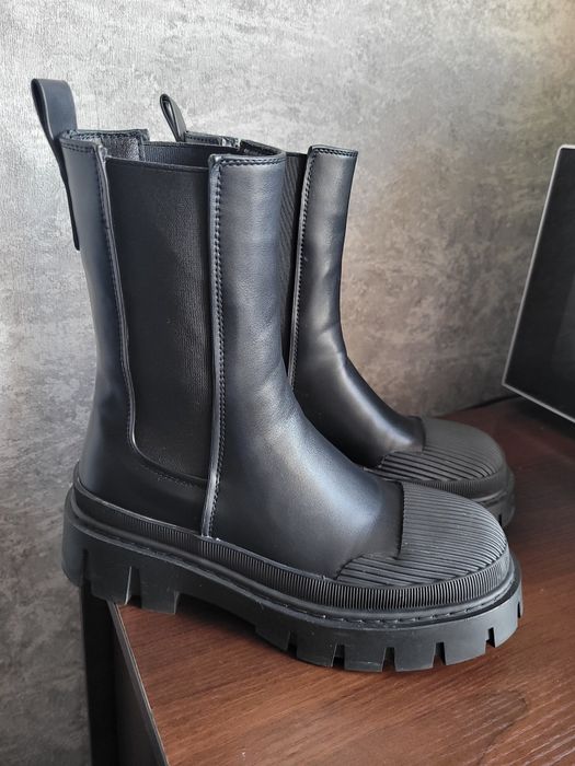 Продам ботинки на осень