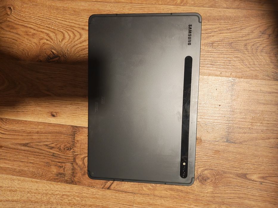 Samsung Galaxy Tab S8 5G + калъф