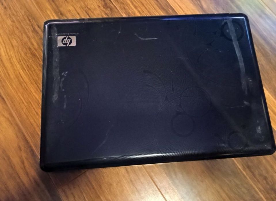 Vand doua laptopuri