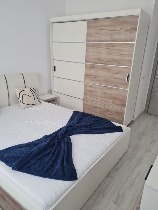 Proprietar, inchiriez apartament 2 camere cu loc de parcare