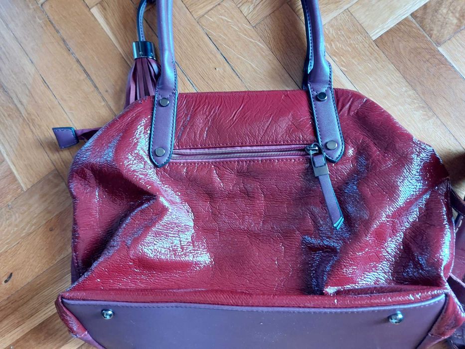 много красив комплект-сандали естествена кожа и чанта