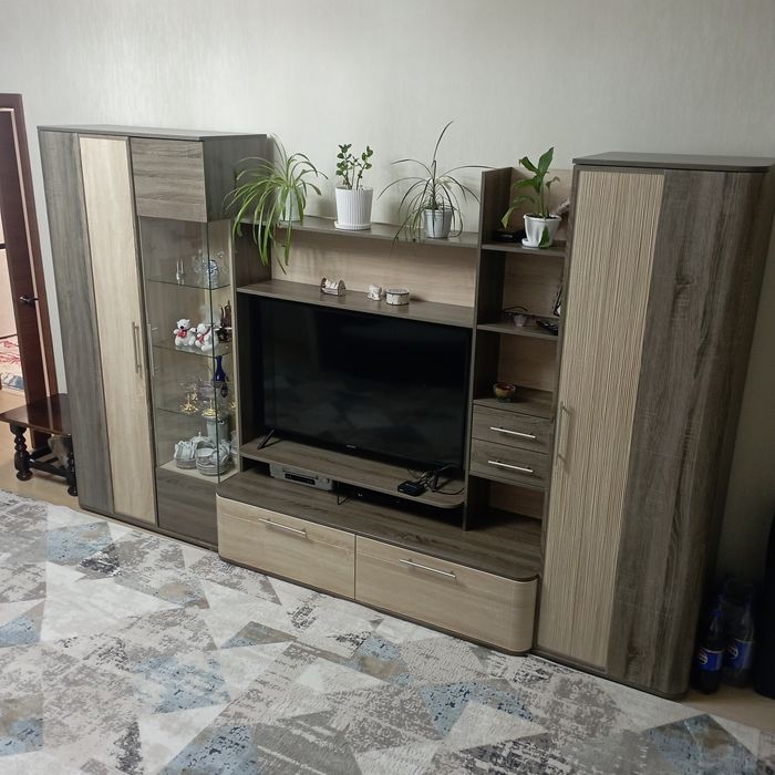 Продам шкаф-витрина Бруна