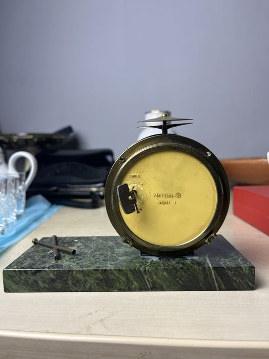 Продам Настольные Часы Молния