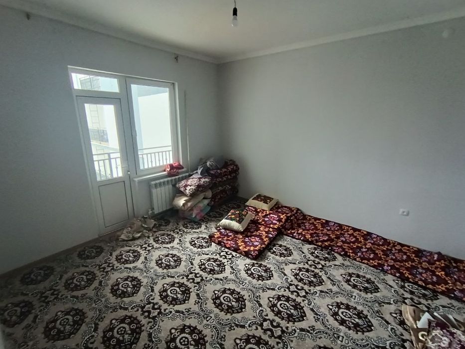 Motrid qorasuvda 2 xonali dom sotiladi