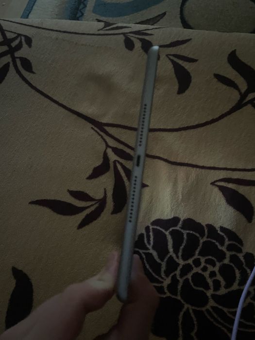 ipad 5th gen, ca nou 32gb space grey