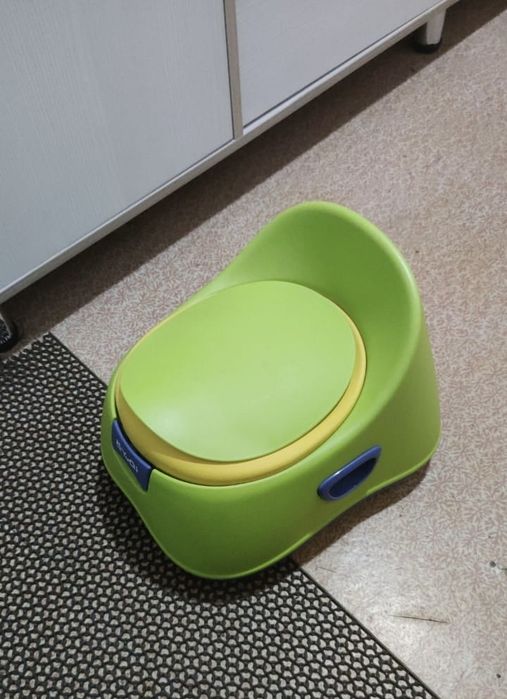 Продам детский горшок