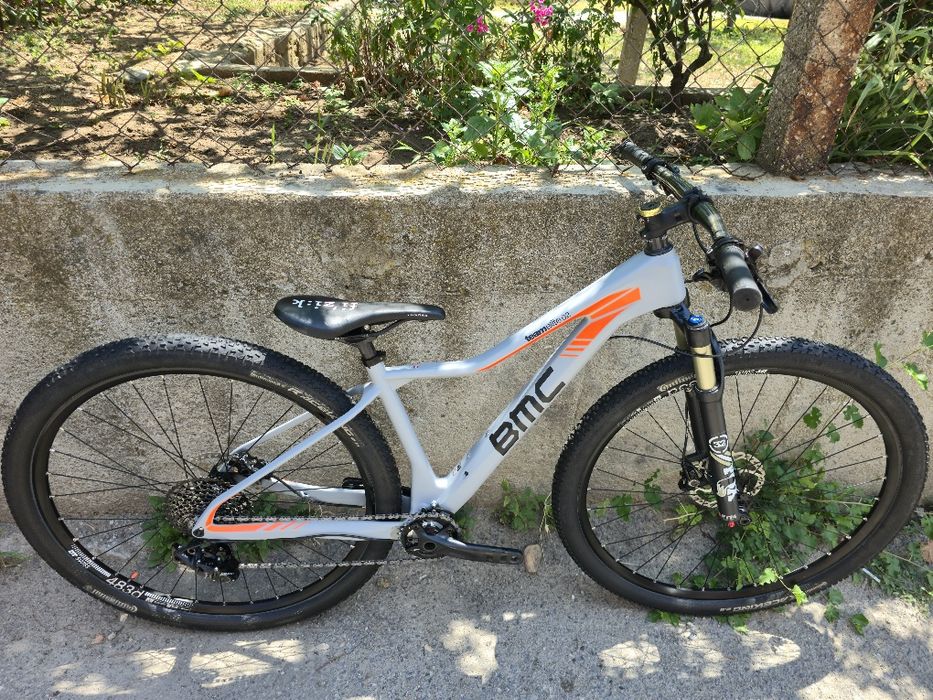 Bmc Карбонов Швейцарски велосипед 29 цола XS размер 1x11 Sram Fox 32 Проходни оси Като нов